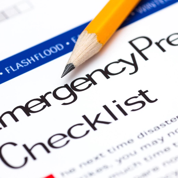 How to Create a Family Emergency Plan: 6 Vital Steps
