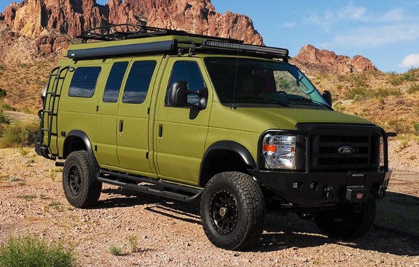 Ultimate Guide to Choosing the Perfect Van for Full-Time Living - Sportsmobile Classic 4x4