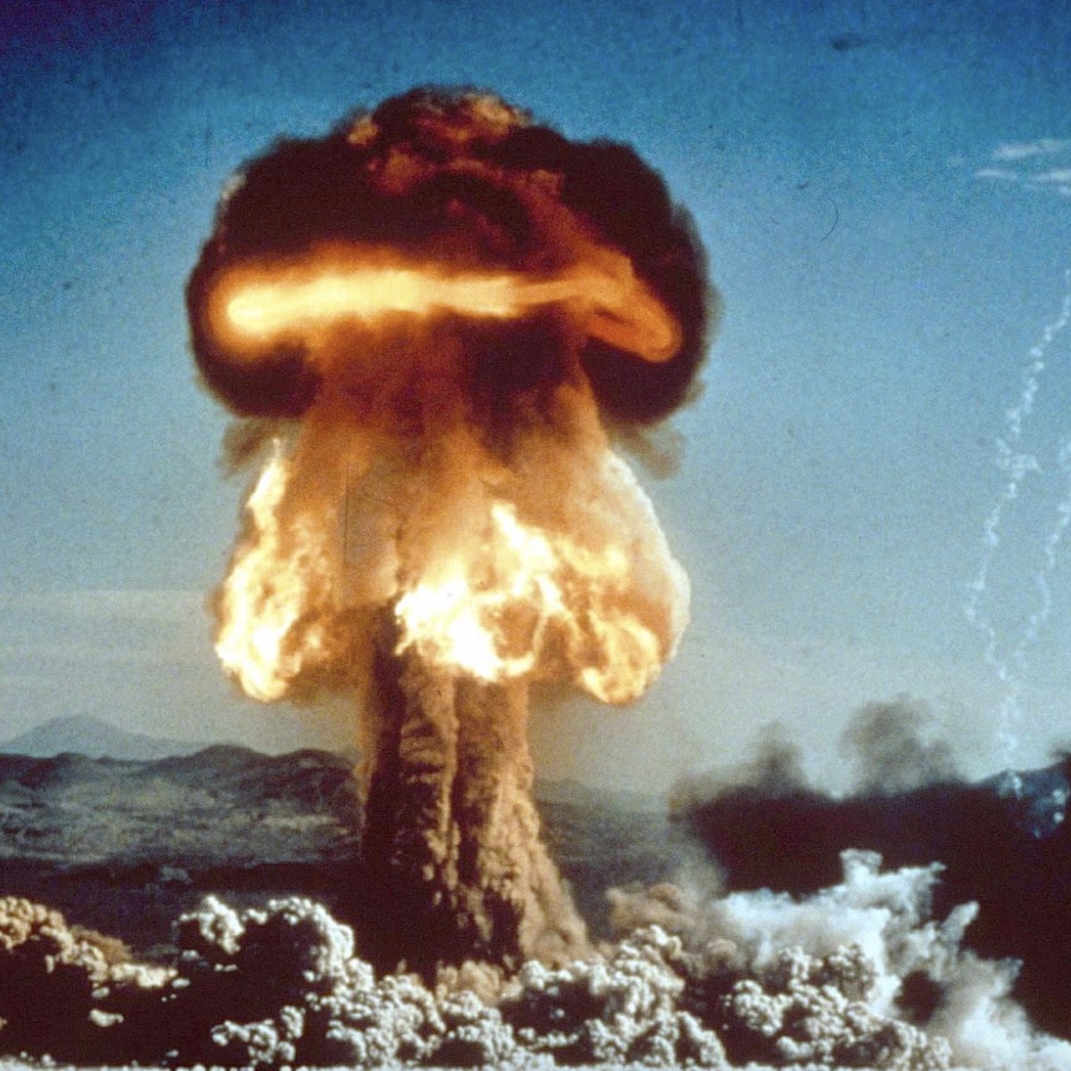 World War 3 - Nuclear War and Attack Survival